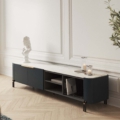 Praddy BAMBOO NT072 to szafka rtv w wykończeniu drewno-mdf lakier czarny, miedź stal nierdzewna, Nero Marquina, drewno-mdf lakier grafitowy, drewno-mdf lakier beżowy. Praddy to portugalski producent wysokiej jakości mebli. Firma powstała w regionie słynącym z wielowielkowej tradycji rzemieślicznej produkcji mebli. Niezwykła dbałość o szczegóły, wysoka jakość ręcznie wytwarzanych mebli i materiałów, z których powstają oraz nowoczesny desgin to coś co wyróżnia markę Praddy na tle innych światowych producentów branży.