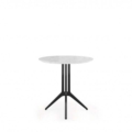 Praddy FLAMINGO I NT023 to stolik / stolik nocny w wykończeniu drewno-mdf lakier biały, jasny szary, drewno-mdf lakier czarny. Praddy to portugalski producent wysokiej jakości mebli. Firma powstała w regionie słynącym z wielowielkowej tradycji rzemieślicznej produkcji mebli. Niezwykła dbałość o szczegóły, wysoka jakość ręcznie wytwarzanych mebli i materiałów, z których powstają oraz nowoczesny desgin to coś co wyróżnia markę Praddy na tle innych światowych producentów branży.