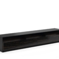 Praddy JERSEY ML300 to szafka rtv w wykończeniu drewno-mdf lakier czarny, Heban Macassar. Praddy to portugalski producent wysokiej jakości mebli. Firma powstała w regionie słynącym z wielowielkowej tradycji rzemieślicznej produkcji mebli. Niezwykła dbałość o szczegóły, wysoka jakość ręcznie wytwarzanych mebli i materiałów, z których powstają oraz nowoczesny desgin to coś co wyróżnia markę Praddy na tle innych światowych producentów branży.