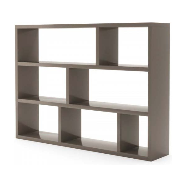 Praddy-TENAFLY-MEDIUM-II-ML333-335-regal-biblioteczka-lakier-sredni-braz-2 Praddy TENAFLY MEDIUM II ML333|335 to regał / biblioteczka w wykończeniu drewno-mdf lakier średni brąz.. Praddy to portugalski producent wysokiej jakości mebli. Firma powstała w regionie słynącym z wielowielkowej tradycji rzemieślicznej produkcji mebli. Niezwykła dbałość o szczegóły, wysoka jakość ręcznie wytwarzanych mebli i materiałów, z których powstają oraz nowoczesny desgin to coś co wyróżnia markę Praddy na tle innych światowych producentów branży.