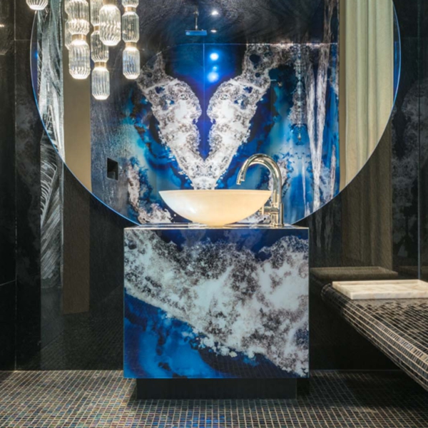 Sicis-Vetrite-Gem-Glass-Galaxy-wielkoformatowy-panel-szklany-kamienie-szlachetne-120x280-cm-niebieski-granatowy-szary-grafitowy-8 Sicis Vetrite z kolekcji Gem Glass model Galaxy to wielkoformatowy panel szklany kamienie szlachetne o wymiarach 120x280 cm. Kolory tego modelu to: niebieski, granatowy, szary, grafitowy, a możliwe wykończenia powierzchni: Chrome, Opalescent, Solid.