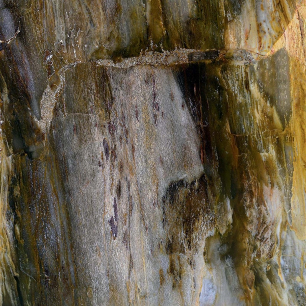 Sicis Vetrite z kolekcji Gem Glass model Lignin to wielkoformatowy panel szklany kamienie szlachetne o wymiarach 120x280 cm. Kolory tego modelu to: szary, brązowy, beżowy, żółty, a możliwe wykończenia powierzchni: Chrome, Opalescent, Satin.