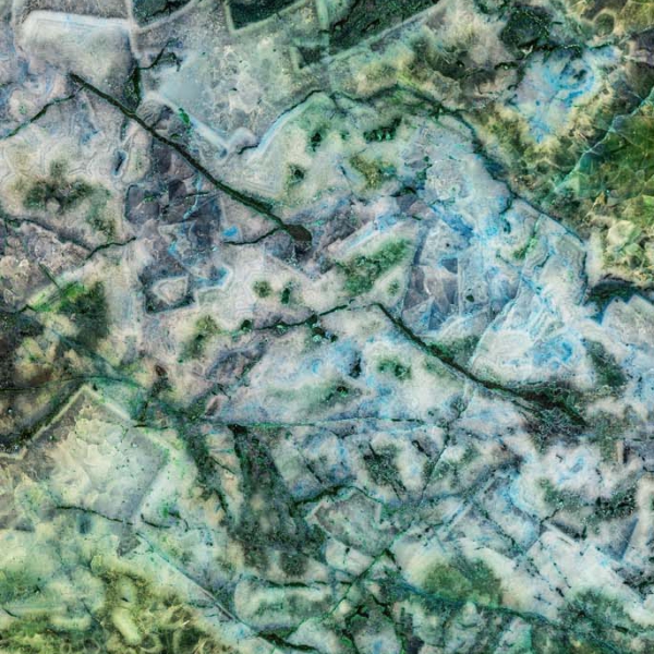 Sicis-Vetrite-Gem-Glass-Solferino-wielkoformatowy-panel-szklany-kamienie-szlachetne-120x280-cm-2 Sicis Vetrite z kolekcji Gem Glass model Solferino to wielkoformatowy panel szklany kamienie szlachetne o wymiarach 120x280 cm. Kolory tego modelu to: grafitowy, zielony, szary, niebieski, biały, a możliwe wykończenia powierzchni: Chrome, Opalescent, Satin.