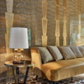 Sicis Vetrite z kolekcji Vetrite Decorativa model Bansa Gold to wielkoformatowy panel szklany o wymiarach 22x50 cm. Kolory tego modelu to: złoty, żółty, beżowy, brązowy, a możliwe wykończenia powierzchni: Satin.