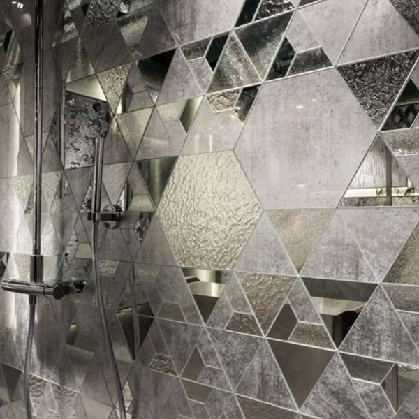 Sicis-Vetrite-Vetrite-Decorativa-Fragments-Grey-wielkoformatowy-panel-szklany-bezowy-szary-grafitowy-6 Sicis Vetrite z kolekcji Vetrite Decorativa model Fragments Grey to wielkoformatowy panel szklany o wymiarach 95,6x318,6 cm. Kolory tego modelu to: beżowy, szary, grafitowy, a możliwe wykończenia powierzchni: .