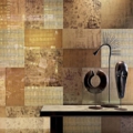 Sicis Vetrite z kolekcji Vetrite Decorativa model Sipàn Gold to wielkoformatowy panel szklany o wymiarach 178,1x237,5 cm. Kolory tego modelu to: brązowy, pomarańczowy, beżowy, żółty, złoty, a możliwe wykończenia powierzchni: Satin.