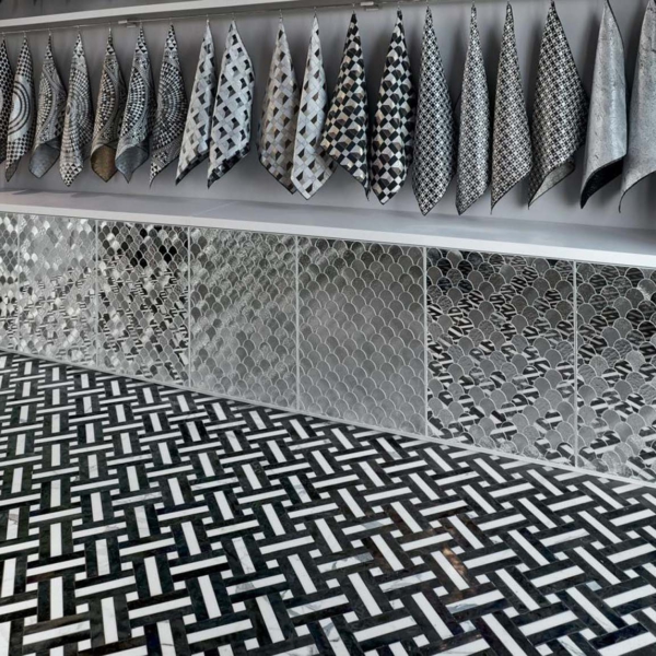 Sicis-Vetrite-Vetrite-Decorativa-Snake-Aluminium-wielkoformatowy-panel-szklany-szary-srebrny-2 Sicis Vetrite z kolekcji Vetrite Decorativa model Snake Aluminium to wielkoformatowy panel szklany o wymiarach 26,2x32 cm. Kolory tego modelu to: szary, srebrny, a możliwe wykończenia powierzchni: Satin.