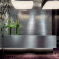 Sicis Vetrite z kolekcji Vetrite model Pergamino Grey to wielkoformatowy panel szklany o wymiarach 120x280 cm. Kolory tego modelu to: szary, a możliwe wykończenia powierzchni: Satin.