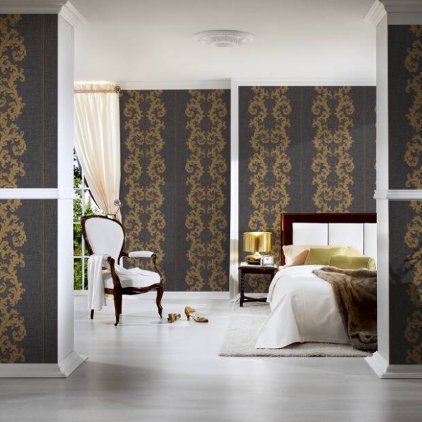 Versace-Home-Versace-2-962326-tapeta-ornamenty-Vintage-adamaszek-efekt-postarzenia-klasyczny-kolory-czarny-zloty-szary-metaliczny-5 Versace Home kolekcja Versace 2 - 2962326 tapeta ornamenty Vintage adamaszek efekt postarzenia klasyczny kolory czarny złoty szary metaliczny - tapeta przeznaczona do pomieszczeń: przedpokój, kuchnia, biuro, sypialnia, pomieszczenie o dużym natężeniu ruchu.