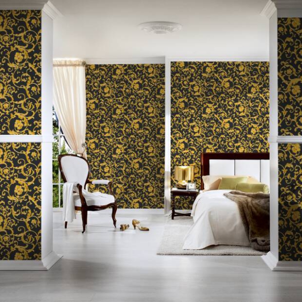 Versace-Home-Versace-3-343262-tapeta-ornamenty-rosliny-Vintage-kwiaty-kolory-czarny-zloty-metaliczny-zolty-5 Versace Home kolekcja Versace 3 - 3343262 tapeta ornamenty rośliny Vintage kwiaty kolory czarny złoty metaliczny żółty - tapeta przeznaczona do pomieszczeń: przedpokój, salon, sypialnia.
