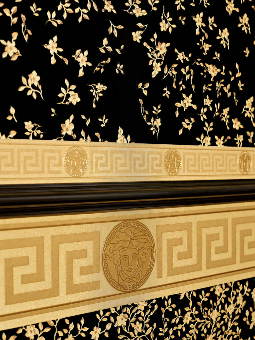 Versace Home Versace 3935222 tapeta paski wzór grecki medusa kolory złoty metaliczny - tapeta przeznaczona do pomieszczeń: przedpokój, salon, biuro, sypialnia.