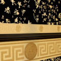 Versace Home Versace 3935262 tapeta paski wzór grecki medusa kolory złoty metaliczny - tapeta przeznaczona do pomieszczeń: przedpokój, salon, biuro, sypialnia.