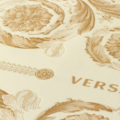 Versace Home Versace 4370552 tapeta kwiaty liście ornamenty rośliny kolory beżowy kremowy złoty metaliczny biały - tapeta przeznaczona do pomieszczeń: przedpokój, salon, sypialnia.