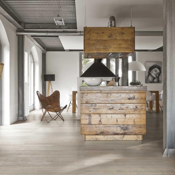 Florim-Rex-I-Classici-di-Rex-Deco-Wood-White-gres-plyty-wielkoformatowe-plytki-mozaika-drewno-4 Florim Rex z kolekcji I Classici di Rex model Decò Wood White to gres dostępny w formie wielkoformatowych gresów, płytek gresowych i jako mozaiki. Wzór tego modelu to drewno a jego kolory to szary, beżowy, brązowy.