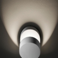 Pin-Up to metalowa lampa ścienna LED włoskiej marki Lodes.