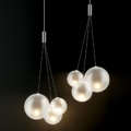 RANDOM to lampa wisząca sufitowa LED z dmuchanego szkła włoskiej marki Lodes.