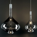 SKY-FALL to lampa wisząca sufitowa LED z dmuchanego szkła włoskiej marki Lodes.