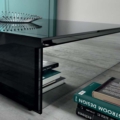 Tonelli Design Gotham niski prostokątny stolik kawowy ze szkła