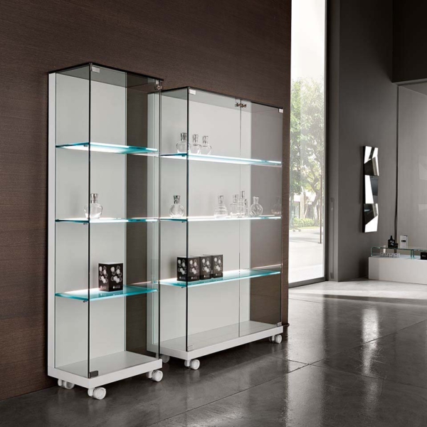 Tonelli-Design-Medora-witryna-z-krysztalu-na-kolkach-A1 Tonelli Design Medora witryna z kryształu na kółkach