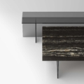 Tonelli Design Sestante Stone stolik kawowy z marmurowym blatem i szklaną podstawą