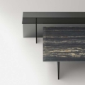 Tonelli Design Sestante Stone stolik kawowy z marmurowym blatem i szklaną podstawą