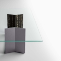 Tonelli Design T5_Stone stół z blatem ze szkła i podstawą ze stali nierdzewnej i marmuru