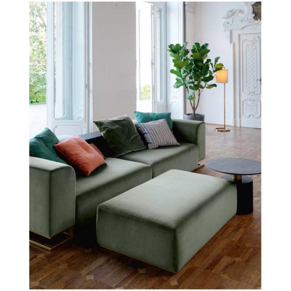 Scappini-Home-Over-Sofa-7 Scappini Home Sofa Over, trzyosobowa, z wbudowaną półką, tapicerką AZI-GL-501, dostępna w trzech rozmiarach, z metalową podstawą.