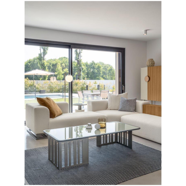 Scappini-Home-Over-Sofa-modulowa-4 Scappini Home, sofa modułowa Over, trzyosobowa, z półką na tyłach, obicie z tkaniny AZI-GL-501, metalowa podstawa w kolorze mosiądzu.