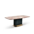 Scappini Home, stół Rock z cienkim marmurem Orobic Red, podstawa w odcieniu granatowego szarego z matową mosiężną platformą, rozmiar 230x120x78 cm.