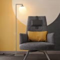 Fotel Scappini Home Smoke z mosiężną podstawą, tapicerką z miękkiej skóry DAK-DI 0229 i regulowanym zagłówkiem.