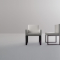 Laurameroni BD 03 Fotel tapicerowany z drewnianymi nogami z kolekcji Maxima projektu Bartoli Design