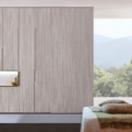 Laurameroni Decor Wardrobe Garderoba szafa z rzeźbionymi drzwiami z kolekcji Decor projektu Bartoli Design