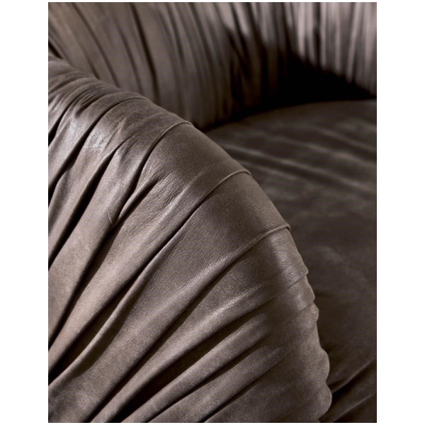 Laurameroni-Drape-Lounge-Fotel-obrotowy-skorzany-kolekcja-Drape-Bartoli-Design-4.jpg Laurameroni Drapè Lounge Fotel obrotowy skórzany z kolekcji Drapè projektu Bartoli Design