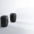 Laurameroni Drapè Poufs Pufy z metalową podstawą z kolekcji Drapè projektu Bartoli Design