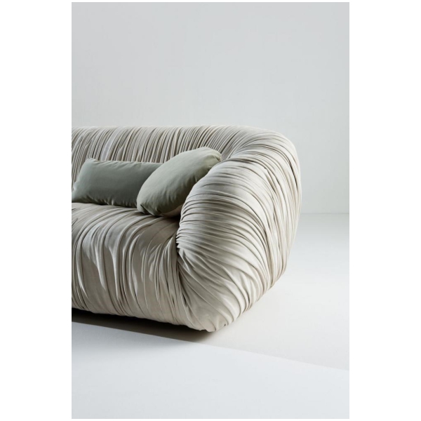 Laurameroni-Drape-Sofa-Sofa-z-miekkiej-skory-nubukowej-kolekcja-Drape-Bartoli-Design-3.jpg Laurameroni Drapè Sofa Sofa z miękkiej skóry nubukowej z kolekcji Drapè projektu Bartoli Design