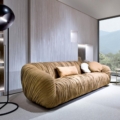 Laurameroni Drapè Sofa Sofa z miękkiej skóry nubukowej z kolekcji Drapè projektu Bartoli Design