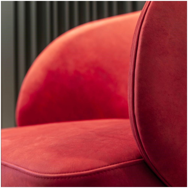 Laurameroni-LV-101-Chair-Krzeslo-tapicerowane-skora-z-wygietym-oparciem-kolekcjaLaurameroni-12.jpg Laurameroni LV 101 Chair Krzesło tapicerowane skórą z wygiętym oparciem z kolekcjiprojektu Laurameroni