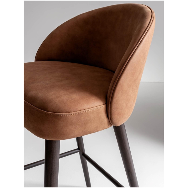 Laurameroni-LV-101-Stool-Hoker-barowy-tapicerowany-kolekcja-Laurameroni-1.jpg Laurameroni LV 101 Stool Hoker barowy tapicerowany z kolekcji projektu Laurameroni