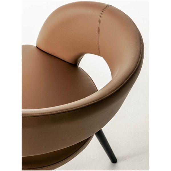Laurameroni-LV-102-Chair-Krzeslo-nowoczesne-tapicerowane-kolekcjaLaurameroni-1.jpg Laurameroni LV 102 Chair Krzesło nowoczesne tapicerowane z kolekcjiprojektu Laurameroni