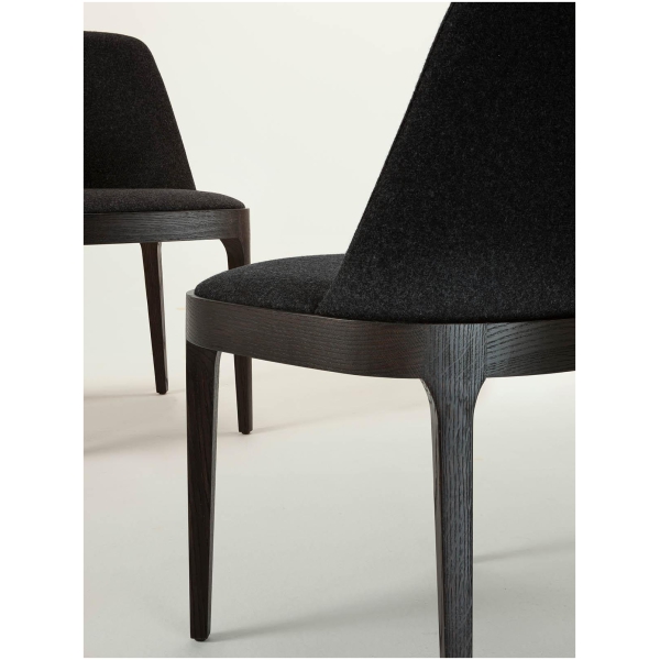 Laurameroni-LV-103-Chair-Krzeslo-drewniane-tapicerowane-kolekcja-Laurameroni-1.jpg Laurameroni LV 103 Chair Krzesło drewniane tapicerowane z kolekcji projektu Laurameroni