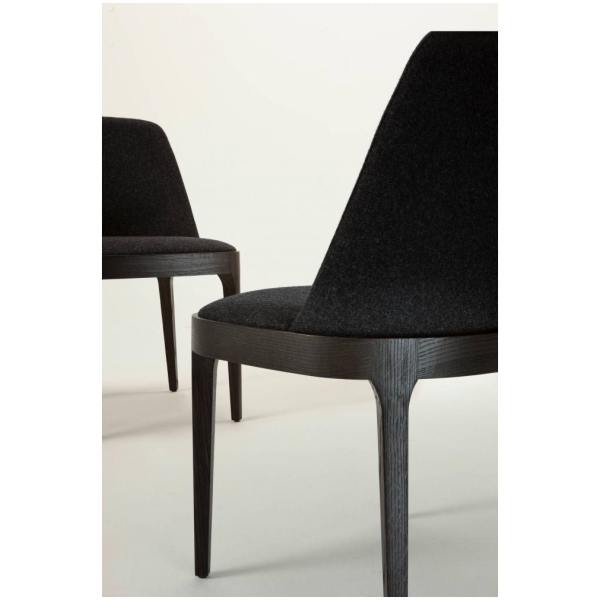 Laurameroni-LV-103-Chair-Krzeslo-drewniane-tapicerowane-kolekcja-Laurameroni-3.jpg Laurameroni LV 103 Chair Krzesło drewniane tapicerowane z kolekcji projektu Laurameroni