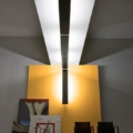 Laurameroni Lightwall Lampa ścienna metalowa podświetlana instalacja z kolekcji Elements projektu Mark Anderson