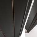 Laurameroni Line Sliding Door Drzwi przesuwne mosiądz z kolekcji Line projektu Cesare Arosio