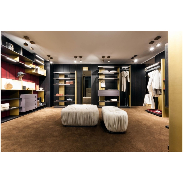 Laurameroni-Line-Walk-in-Closet-Szafa-garderoba-walk-in-z-metalowymi-profilami-kolekcja-Line-Cesare-Arosio-3.jpg Laurameroni Line Walk-in Closet Szafa garderoba walk-in z metalowymi profilami z kolekcji Line projektu Cesare Arosio