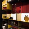 Laurameroni Line Walk-in Closet Szafa garderoba walk-in z metalowymi profilami z kolekcji Line projektu Cesare Arosio