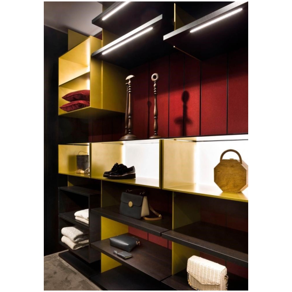 Laurameroni-Line-Walk-in-Closet-Szafa-garderoba-walk-in-z-metalowymi-profilami-kolekcja-Line-Cesare-Arosio-4.jpg Laurameroni Line Walk-in Closet Szafa garderoba walk-in z metalowymi profilami z kolekcji Line projektu Cesare Arosio