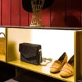 Laurameroni Line Walk-in Closet Szafa garderoba walk-in z metalowymi profilami z kolekcji Line projektu Cesare Arosio