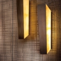 Laurameroni Mayfair Wall Lampa ścienna z pergaminu i mosiądzu z kolekcji Elements projektu Mauro Fabbro