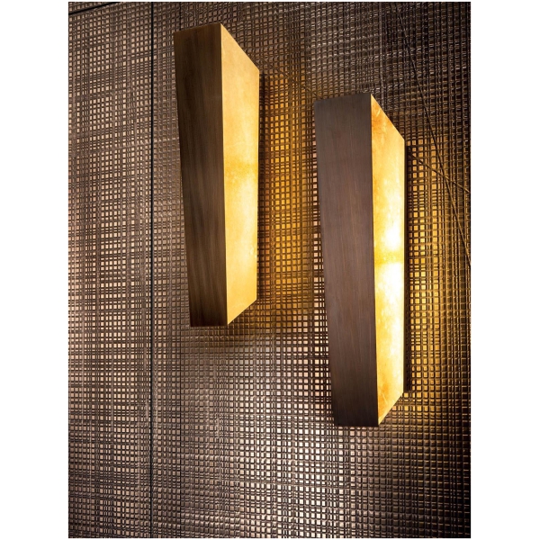 Laurameroni-Mayfair-Wall-Lampa-scienna-z-pergaminu-i-mosiadzu-kolekcja-Elements-Mauro-Fabbro-1.jpg Laurameroni Mayfair Wall Lampa ścienna z pergaminu i mosiądzu z kolekcji Elements projektu Mauro Fabbro
