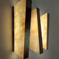 Laurameroni Mayfair Wall Lampa ścienna z pergaminu i mosiądzu z kolekcji Elements projektu Mauro Fabbro